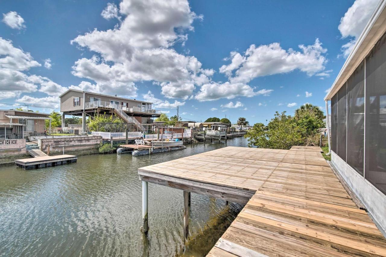 Sunny Hudson Escape With Gulf Views And Boat Dock Villa Exterior photo