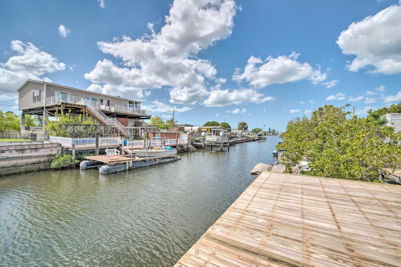 Sunny Hudson Escape With Gulf Views And Boat Dock Villa Exterior photo