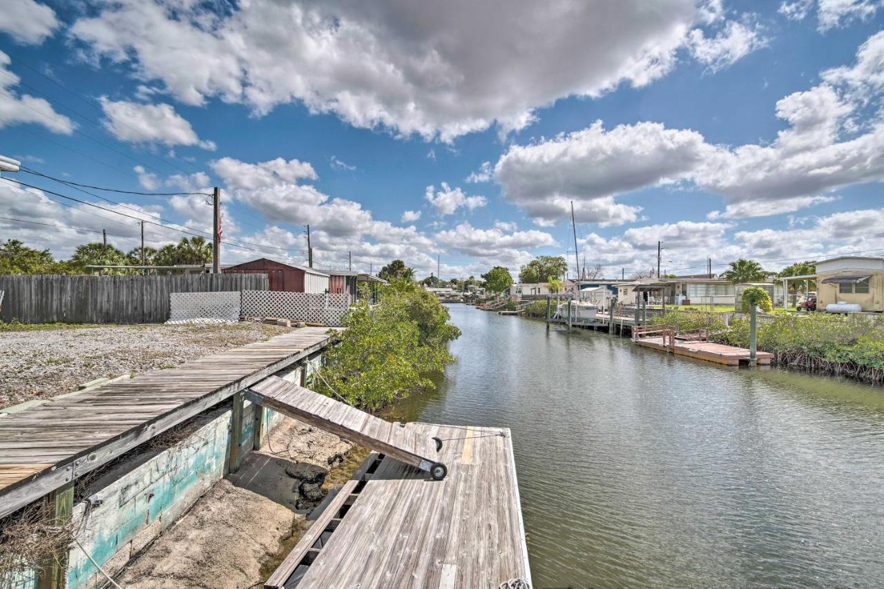 Sunny Hudson Escape With Gulf Views And Boat Dock Villa Exterior photo